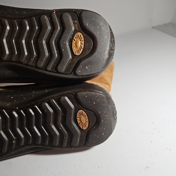 UGG Australia Super Swell Chestnut Boots Size 12 VGUC #1756 Warm Shearling - Picture 16 of 16